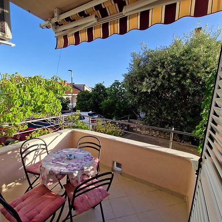Apartment Zeleni Драмал Екстериор снимка